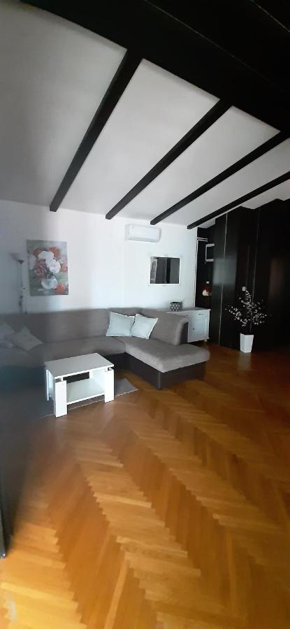 Apartments Petra Tribunj  Bagian luar foto